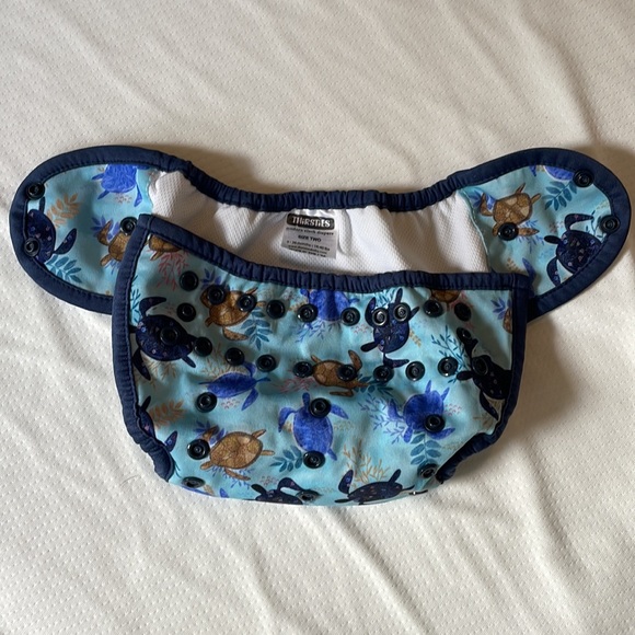2 Thirsties swim diapers size 2 (9-36 month | 18-40 lbs) - Picture 7 of 12